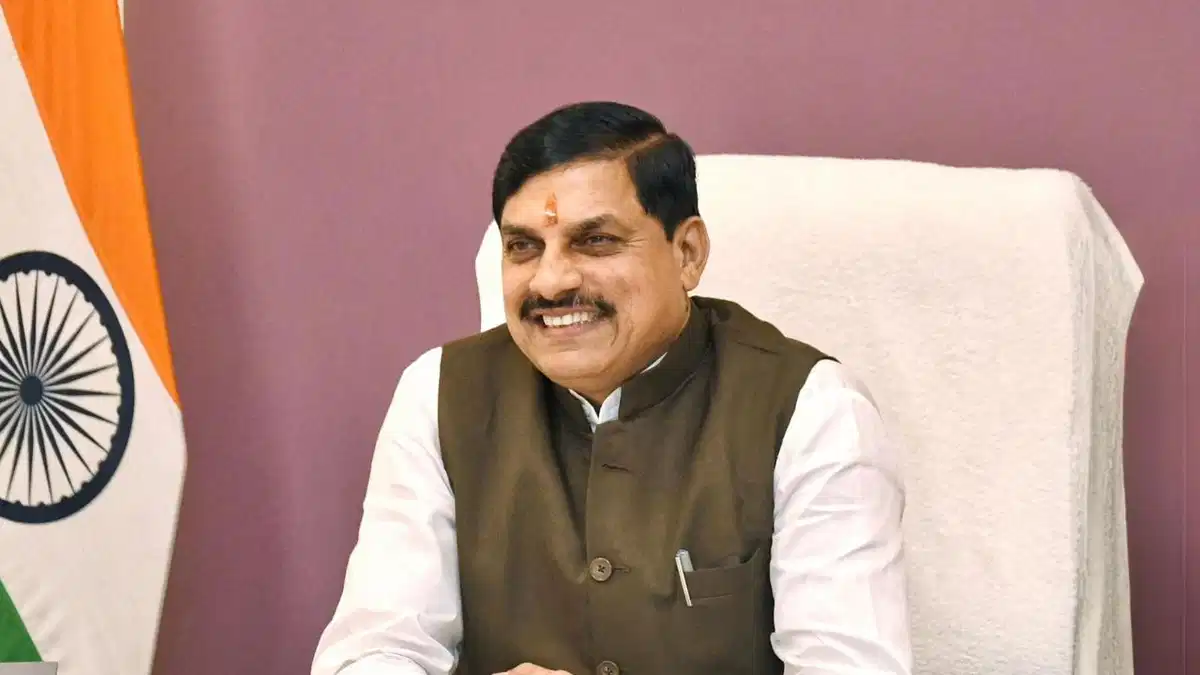 You are currently viewing मध्यप्रदेश में गुरु पूर्णिमा पर शिक्षा और संस्कृति का संगम: सीएम मोहन यादव ने विद्यार्थियों को दीं सौगातें, करेंगे 36 करोड़ की लागत वाले स्मार्ट स्कूल भवन का लोकार्पण; 430 हजार विद्यार्थियों को मिलेगी मुफ्त साइकिल!