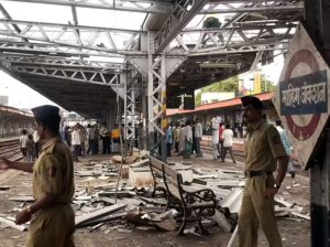 Read more about the article 2006 मुंबई सीरियल बम धमाकों में नया मोड़: बॉम्बे हाईकोर्ट ने सभी 12 दोषियों को किया बरी, हाईकोर्ट ने कहा- अपराध साबित नहीं हुआ!