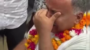 Read more about the article भिंड में शिक्षा अधिकारी से बदसलूकी का मामला: BJP मंडल अध्यक्ष ने BEO को मारा थप्पड़, छात्रों के सामने रो पड़े BEO; वीडियो हुआ वायरल!