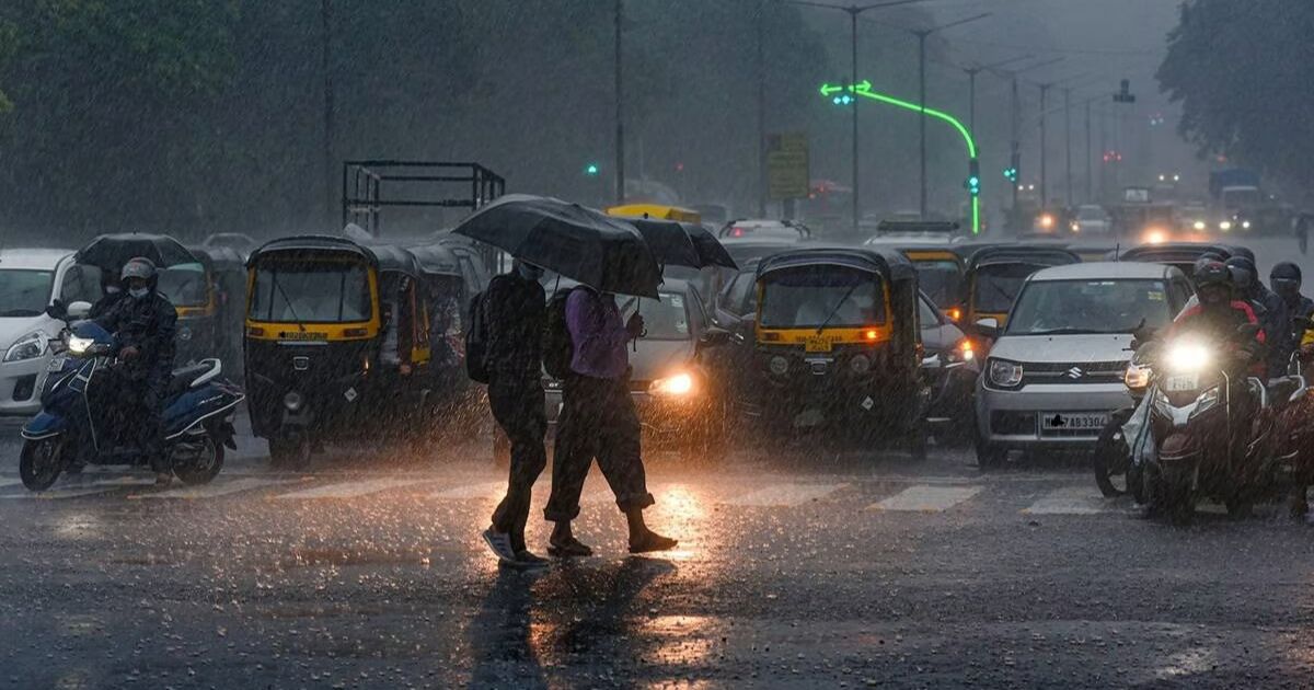 You are currently viewing मध्यप्रदेश में फिर बरसेंगे बादल, 13 अगस्त से 5 दिन तक तेज बारिश का अलर्ट; बंगाल की खाड़ी में Low Pressure बनने से आया ये बदलाव!