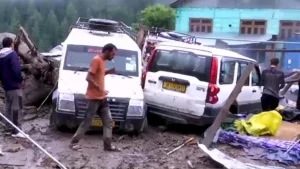 Read more about the article किश्तवाड़ में बादल फटने से तबाही: 65 की मौत, 100 से ज्यादा लापता; मलबे में दबे सैकड़ों लोगों की तलाश जारी, सेना, NDRF और SDRF का रेस्क्यू ऑपरेशन जारी!