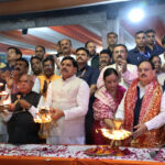 हर-हर नर्मदे के जयकारों से गूंजा जबलपुर: केंद्रीय मंत्री जेपी नड्डा और मुख्यमंत्री यादव ने की माँ नर्मदा की पूजा, किया दुग्धाभिषेक व दीपदान; महाआरती में कई दिग्गज हुए शामिल!