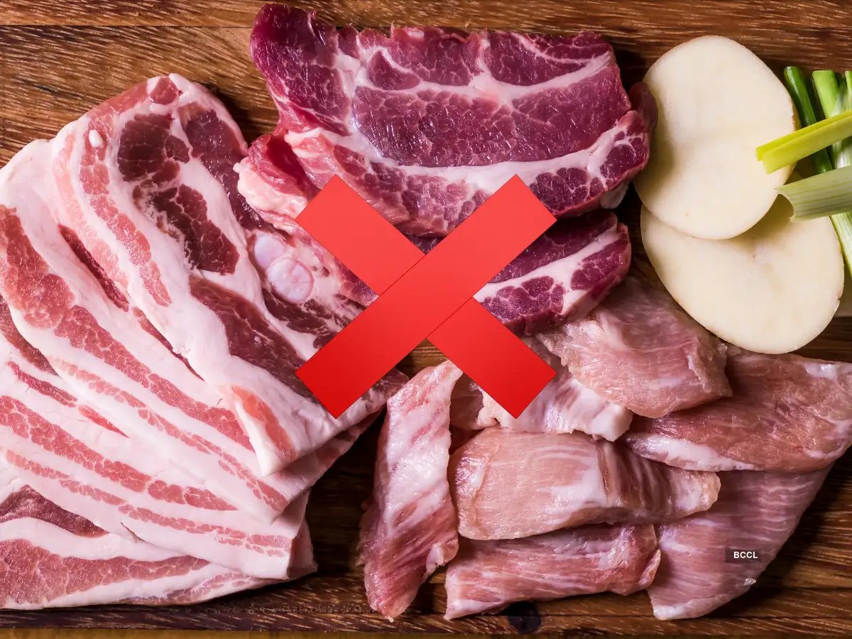 You are currently viewing स्वतंत्रता दिवस पर मीट बैन का विवाद: महाराष्ट्र से तेलंगाना तक गरमाई बहस, हाईकोर्ट ने मांगा स्पष्टीकरण!