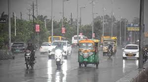 You are currently viewing मध्यप्रदेश में भारी बारिश का अलर्ट: 17 जिलों में भारी बारिश का अलर्ट, 4 इंच तक गिर सकता है पानी!