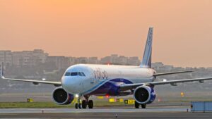 Read more about the article दीपावली से पहले 3 गुना तक महंगा हुआ फ्लाइट्स का किराया, 16,500 रुपये की हुई कोलकाता की फ्लाइट