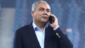 Read more about the article पूरी दुनिया में थू-थू लेकिन पाक में मोहसिन नकवी को सम्मान, ‘ट्रॉफी चोरी’ के लिए मिलेगा गोल्ड मेडल