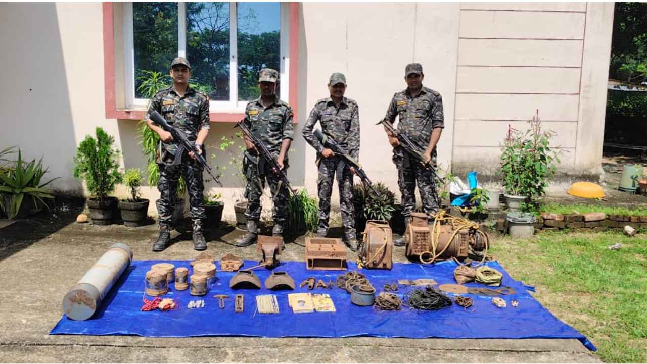 You are currently viewing मलकानगिरी में नक्सली बंदूक फैक्ट्री का पर्दाफाश, पुलिस ने विस्फोटक और हथियार बनाने का सामान किया बरामद