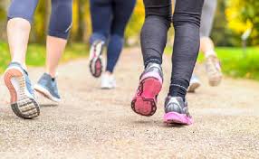 Read more about the article रोजाना 10,000 कदम चलें और बदलें अपनी सेहत: दिल, हड्डियां, गट हेल्थ और मानसिक स्वास्थ्य पर वॉकिंग के चमत्कारी फायदे