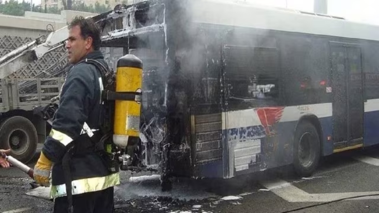 You are currently viewing सऊदी अरब में भीषण सड़क हादसा, मक्का से मदीना जा रहे 42 भारतीयों की मौत