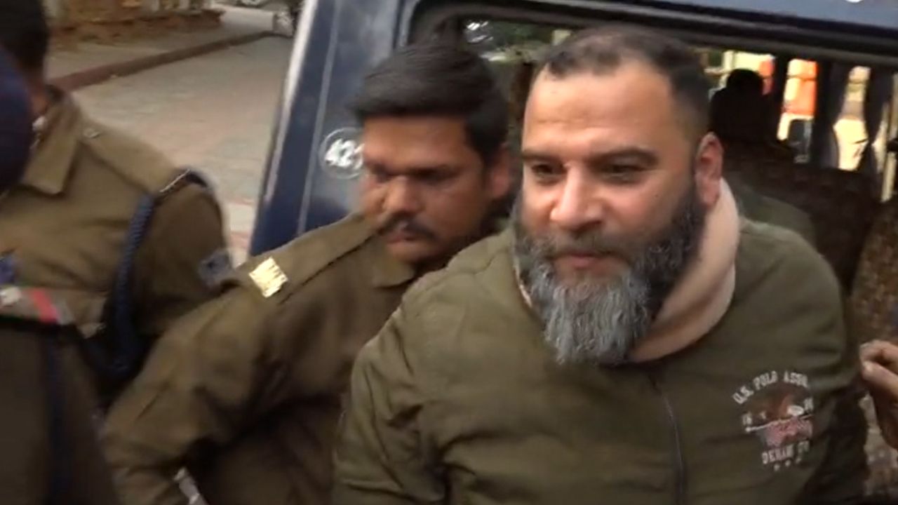 You are currently viewing ईरानी डेरे के सरगना राजू ने खुद को बताया प्रॉपर्टी डीलर, बोला- गरीबों की मदद करता हूं