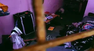 Read more about the article इंदौर में MBA छात्रा की संदिग्ध मौत: क्लासमेट के कमरे से निर्वस्त्र शव बरामद, आरोपी फरार; तीन दिन से लापता थी 25 वर्षीय युवती