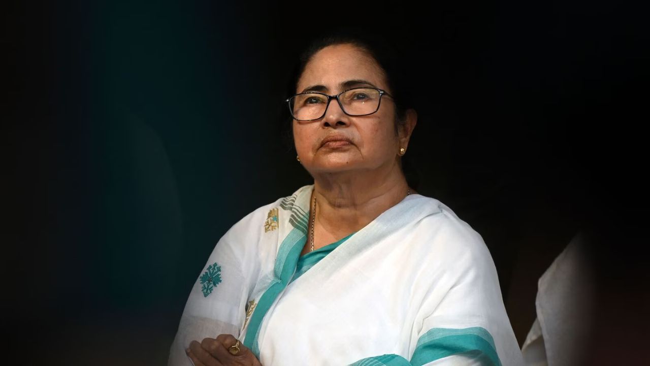 You are currently viewing 5 साल में ‘दीदी’ की दौलत में जोरदार उछाल! हलफनामे में बताया कहां से हो रही कमाई