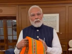 Read more about the article हैंडलूम डे पर युवाओं से स्वदेशी वस्त्र अपनाने और बुनकरों का समर्थन करने की अपील