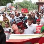 संसद परिसर में विपक्ष का जोरदार प्रदर्शन, कई मुद्दों पर सरकार से जवाब की मांग; दोनों सदनों की कार्यवाही फिर बाधित