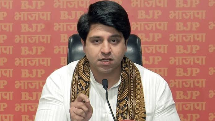 You are currently viewing शहजाद पूनावाला ने BJP से फिर मांगा इस्तीफा, बोले- पार्टी छोड़ रहा हूं, विचार और व्यक्ति नहीं
